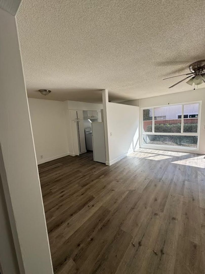 Los Angeles Apartment: 10475 National Blvd.