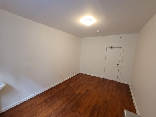 Efficiency studio $600 a month!