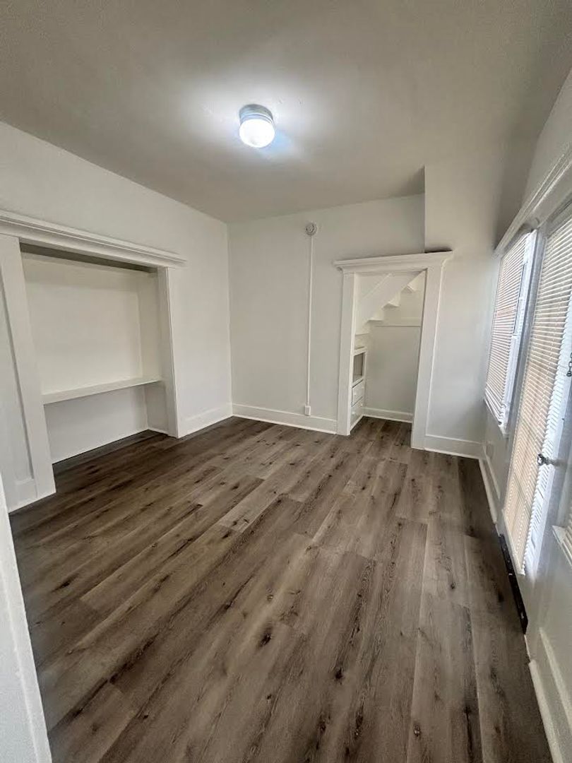 Los Angeles Apartment: 836 S. Harvard Blvd