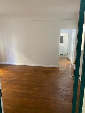 1 bedroom in Miracle Mile $1,800! – photo 1