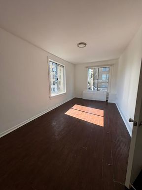 1 Bedroom Unit with NO Kitchen in DTLA! $1,150 *ALL UTILITIES INCLUDED* – photo 1