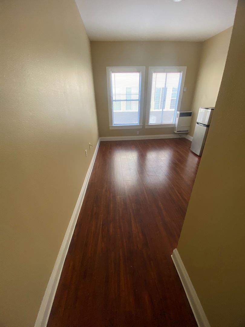 Los Angeles Apartment: 739 Garland Ave.