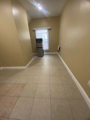 Efficiency Studio Available - Shared bath/kitchen All utilities included