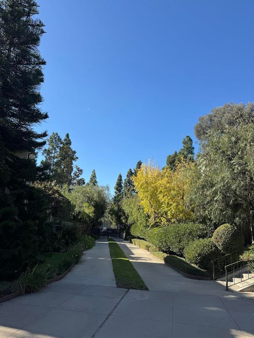 Culver City House: 4802 Hollow Corner Rd