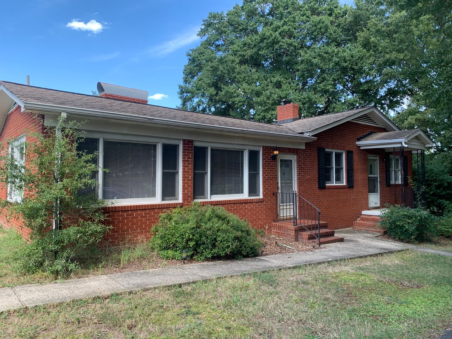 Huntersville House: 9129 Beatties Ford Road