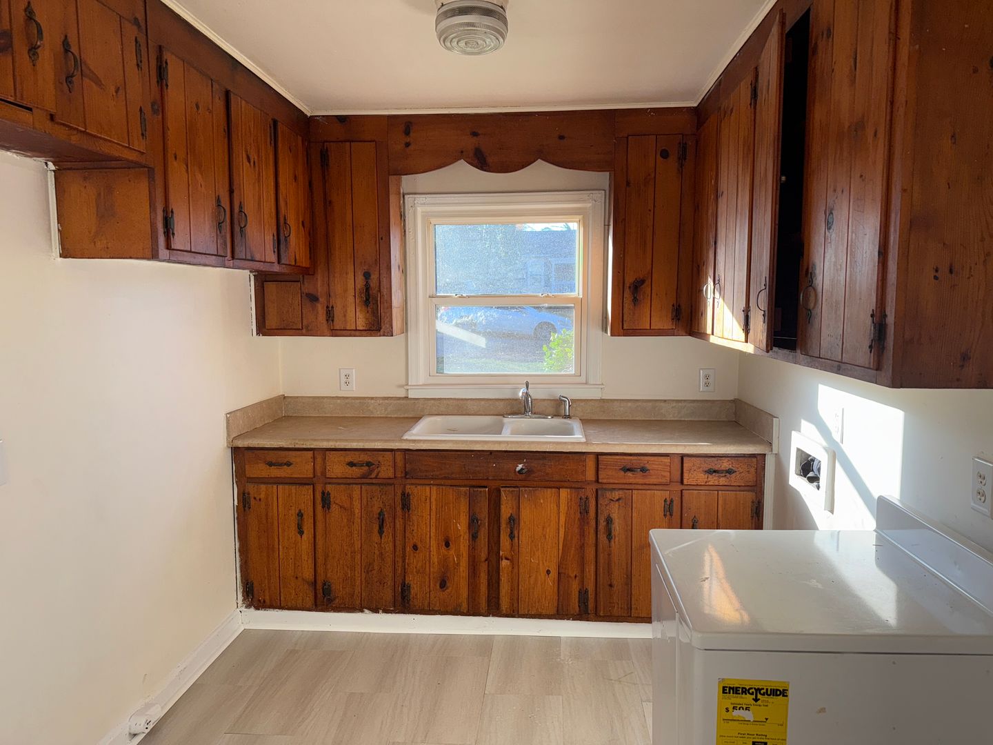 Charlotte House: 1520 Effingham Road