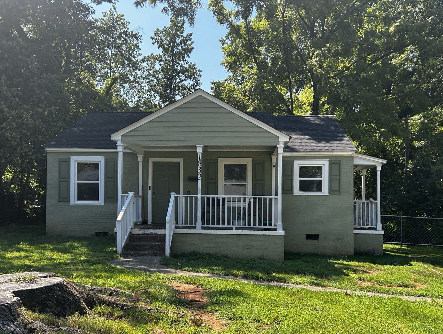 Charlotte House: 1832 Garibaldi Avenue