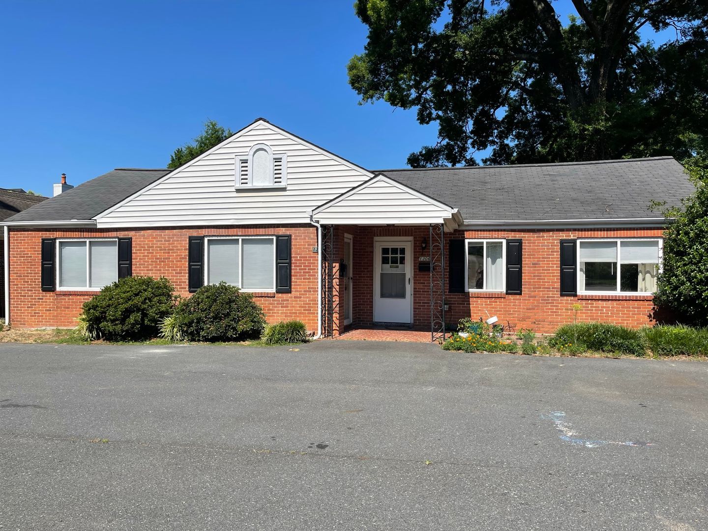 Charlotte House: 1308 South Kings Drive