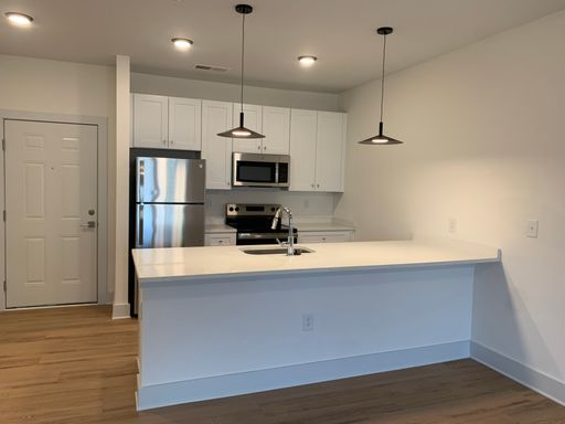 Beautiful Brand New Three Bedroom Apartment! – photo 1