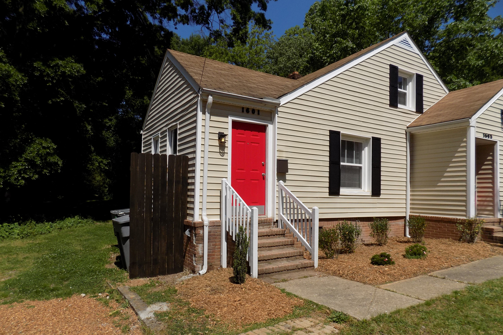 Charlotte House: 1601 Pecan Avenue