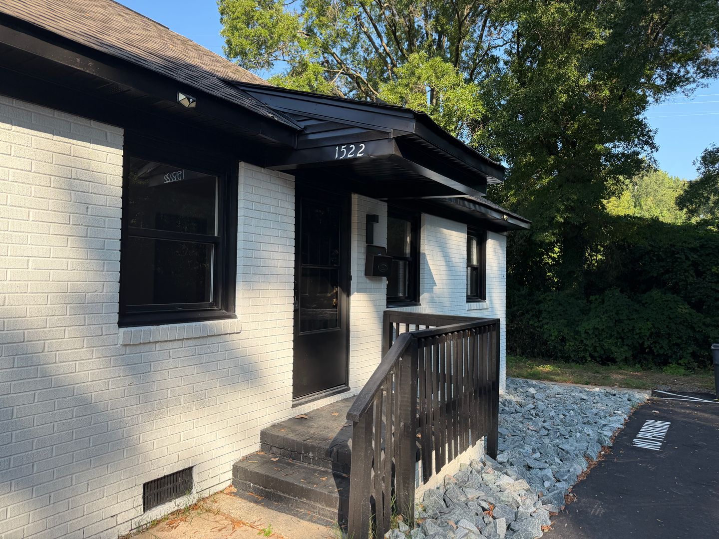 Charlotte House: 1522 Effingham Road