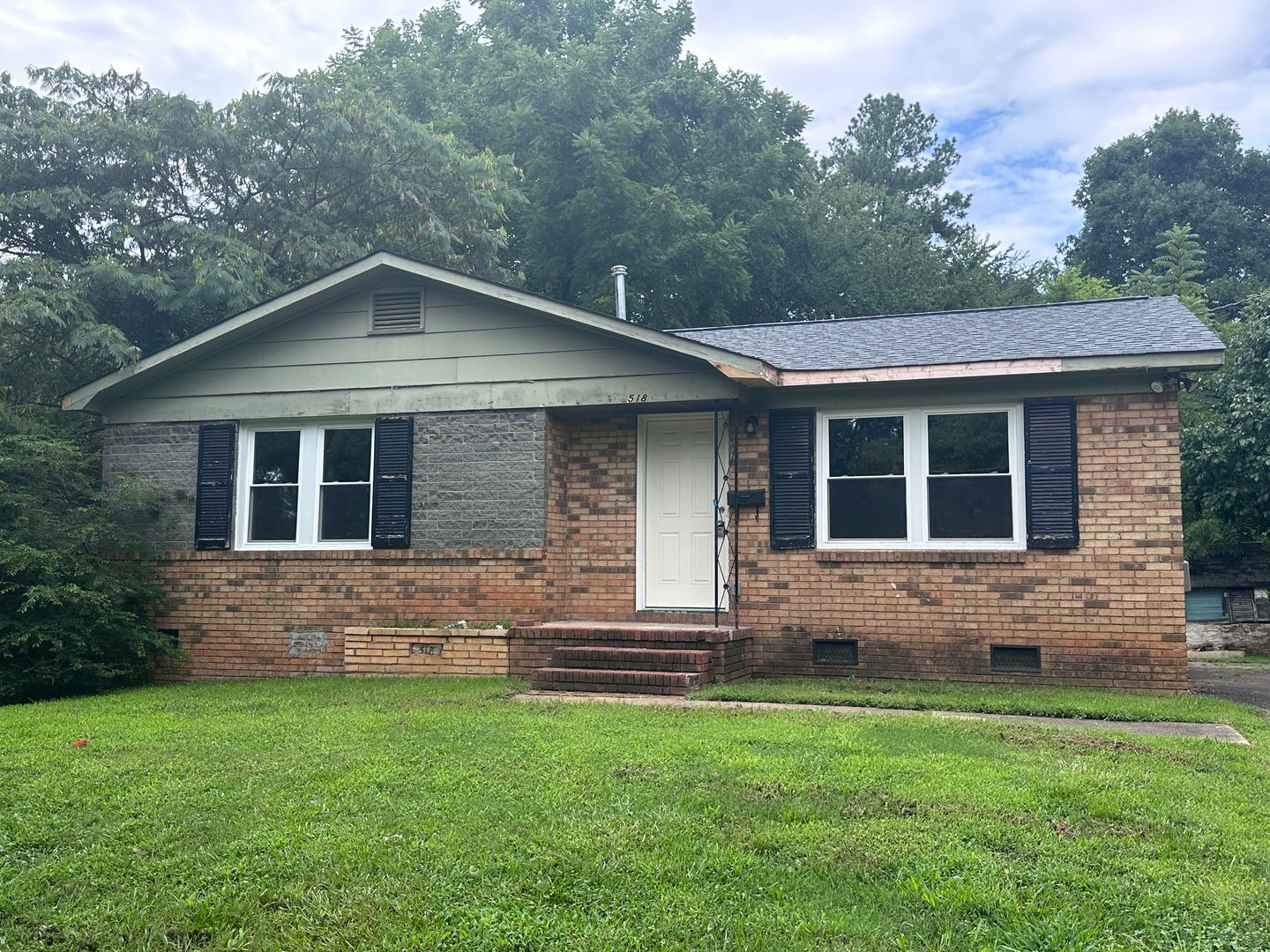 Charlotte House: 518 Echodale Drive