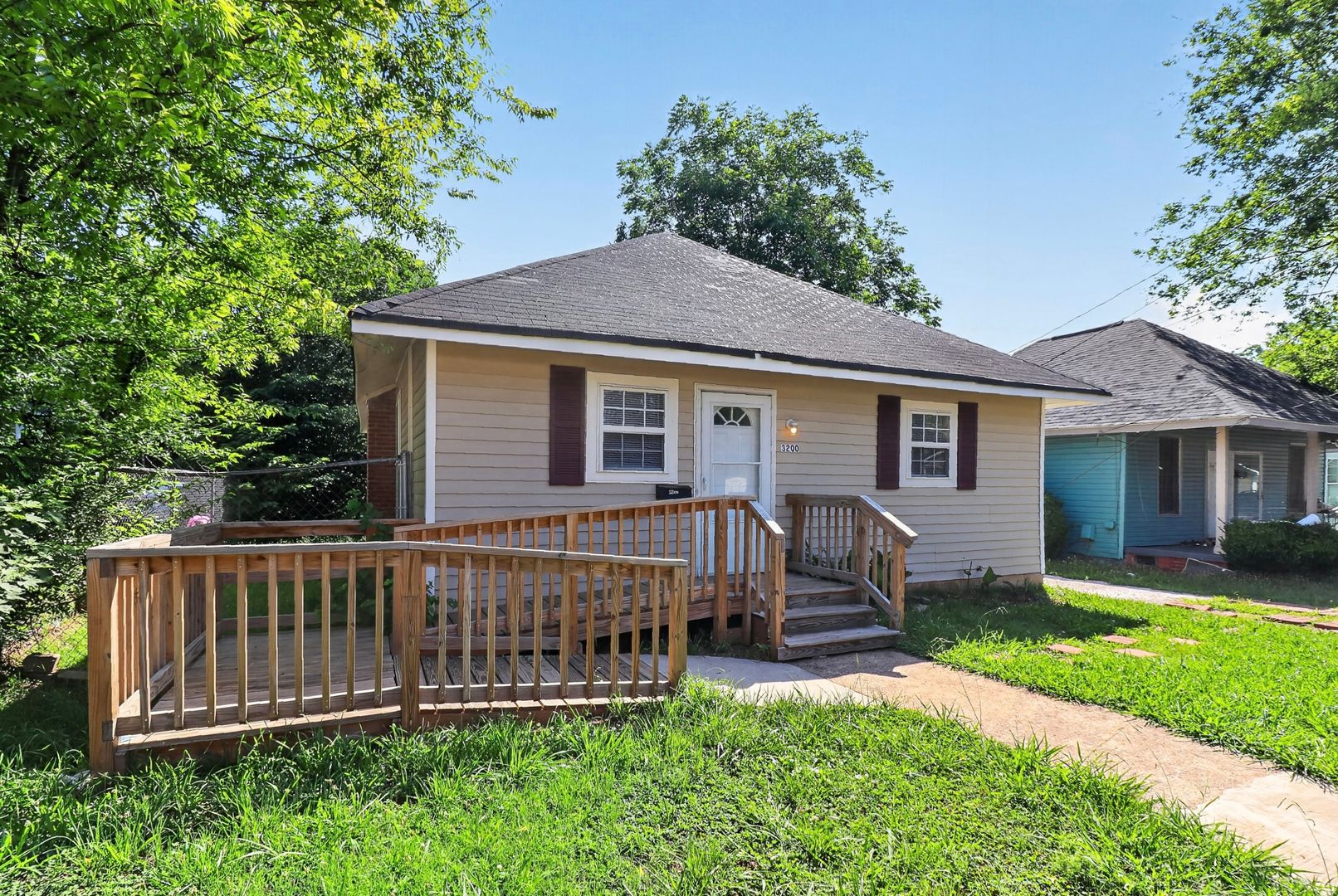Charlotte House: 3200 Boyd Street