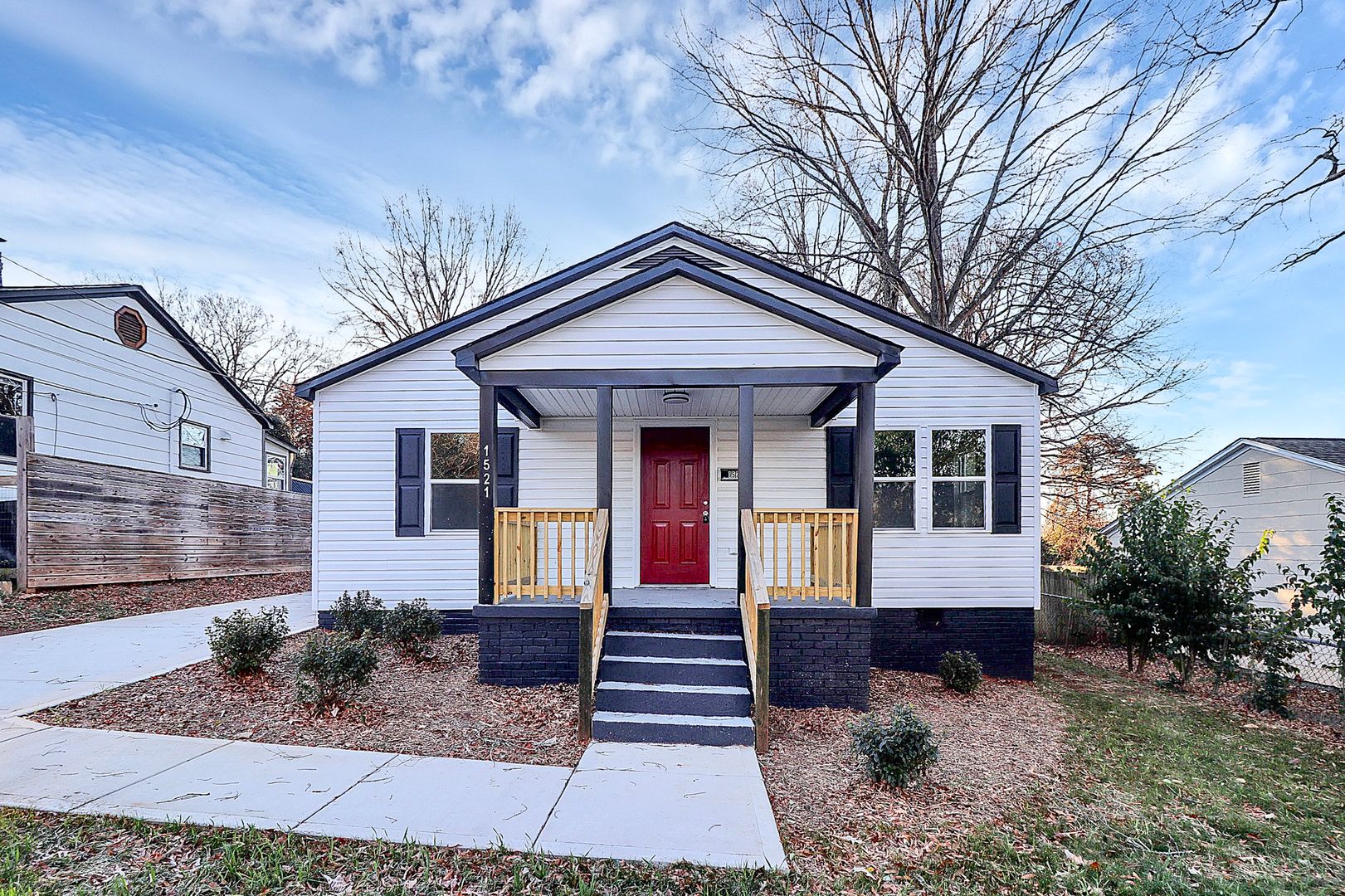 Charlotte House: 1521 Effingham Road