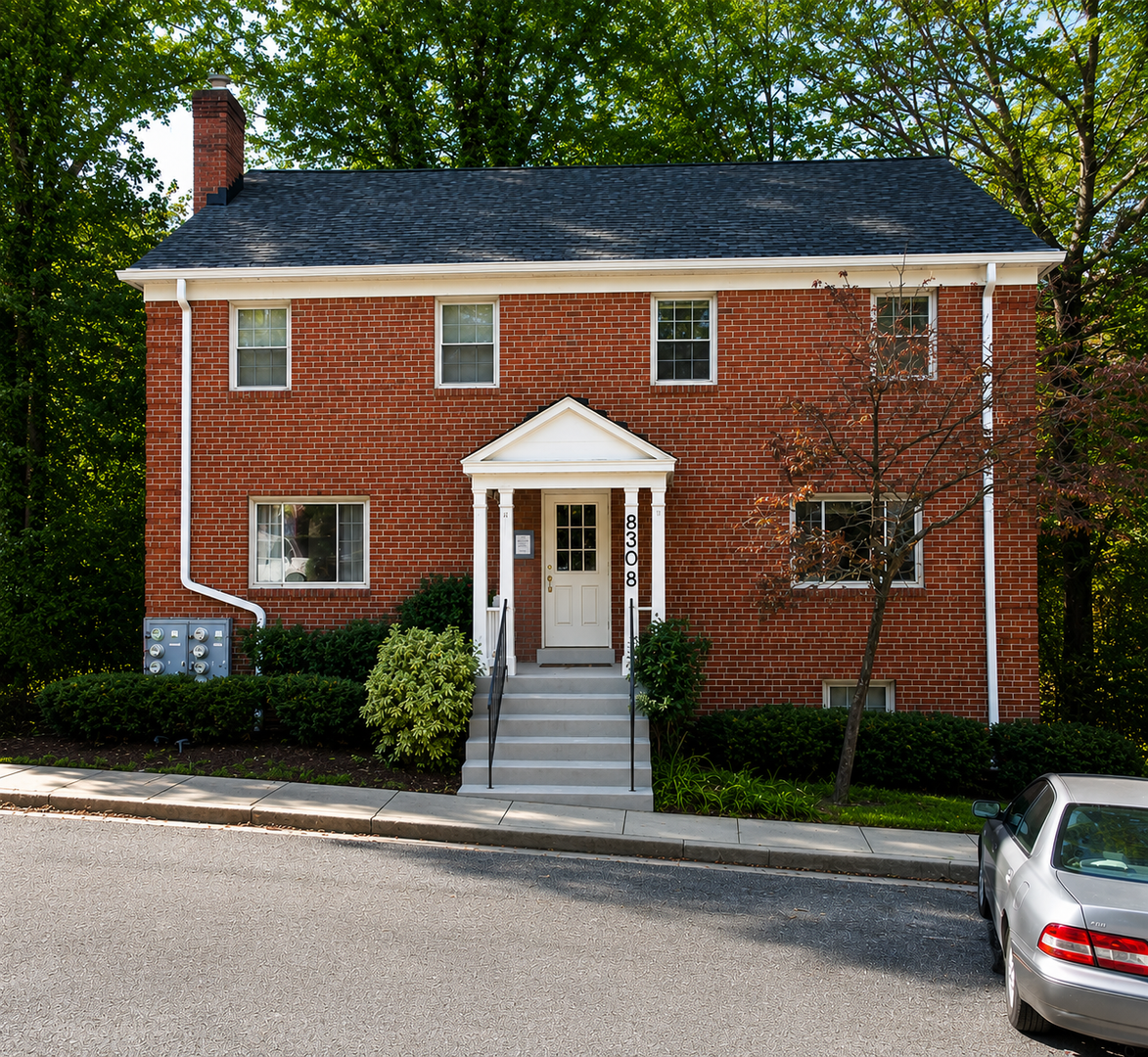 Takoma Park Apartment: 8308 Roanoke Ave.
