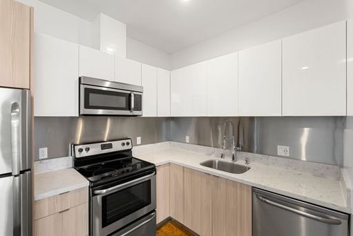 Deisgner 1-Bedroom Apartment – photo 1