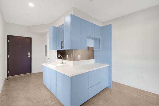 Studio with In-unit Washer and Dryer – photo 1