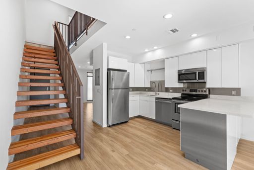 2-Bedroom Loft Style Apartment in Echo Park / HiFi – photo 1