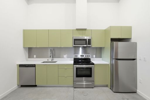 Spacious 2 Bedroom 1 Bath Apartment – photo 1