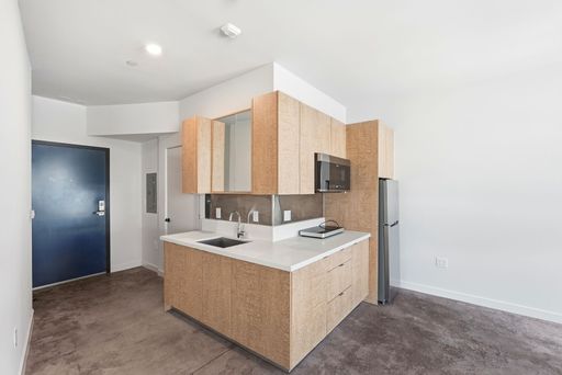 Studio with In-unit Washer and Dryer – photo 1
