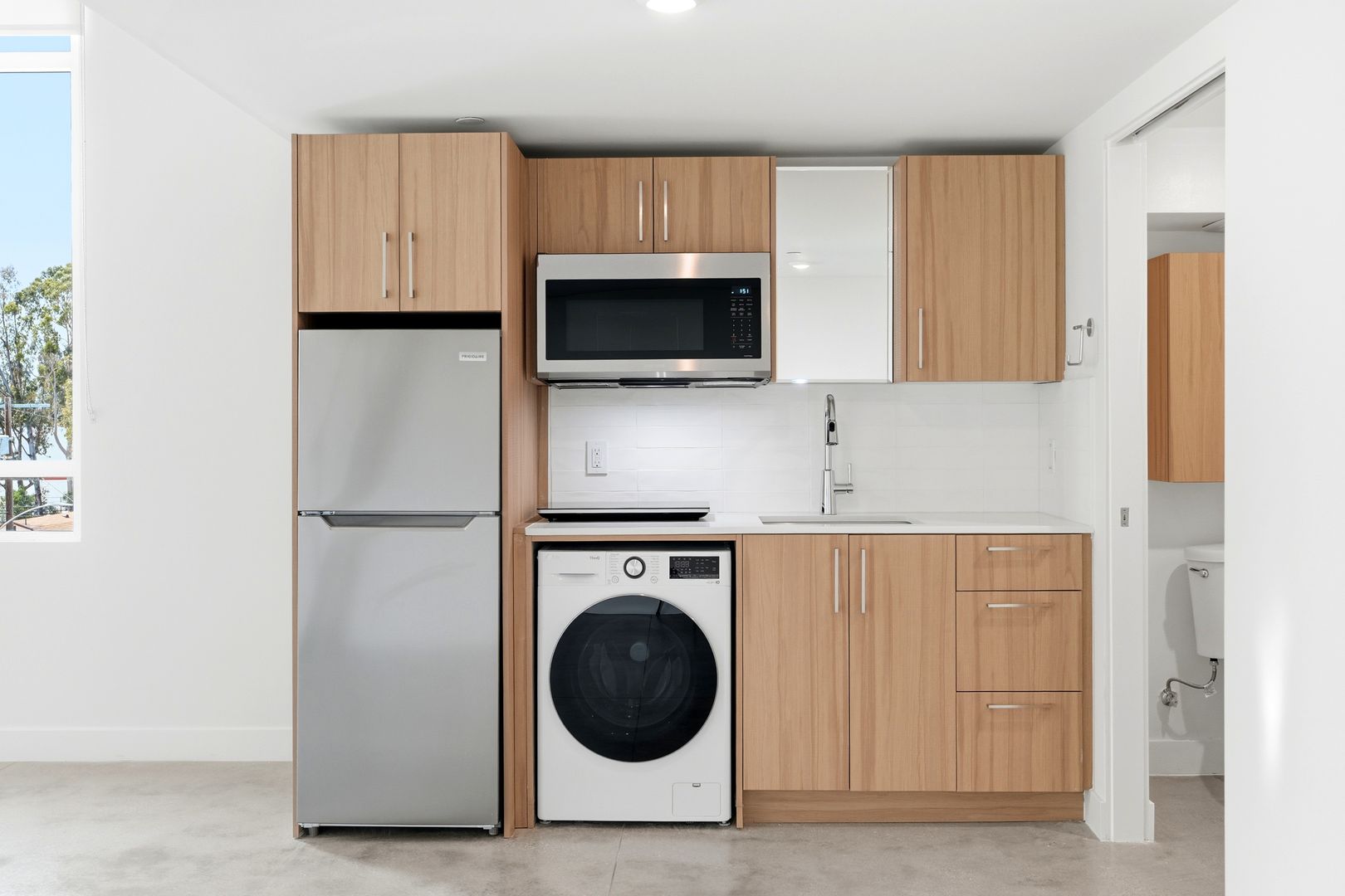 Los Angeles Apartment: 2735 E 6th Street