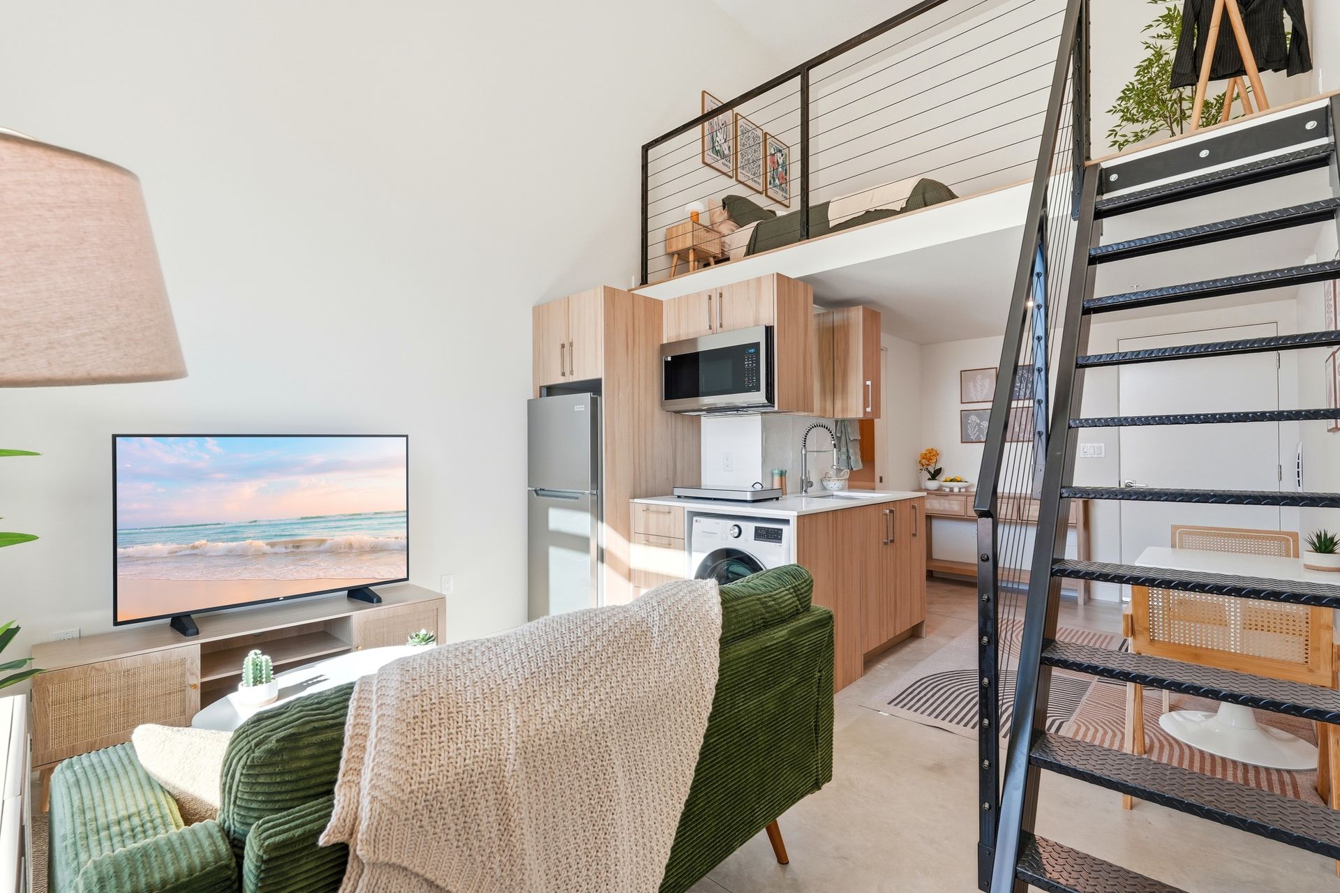 Los Angeles Apartment: 1020 N. Bonnie Brae Street