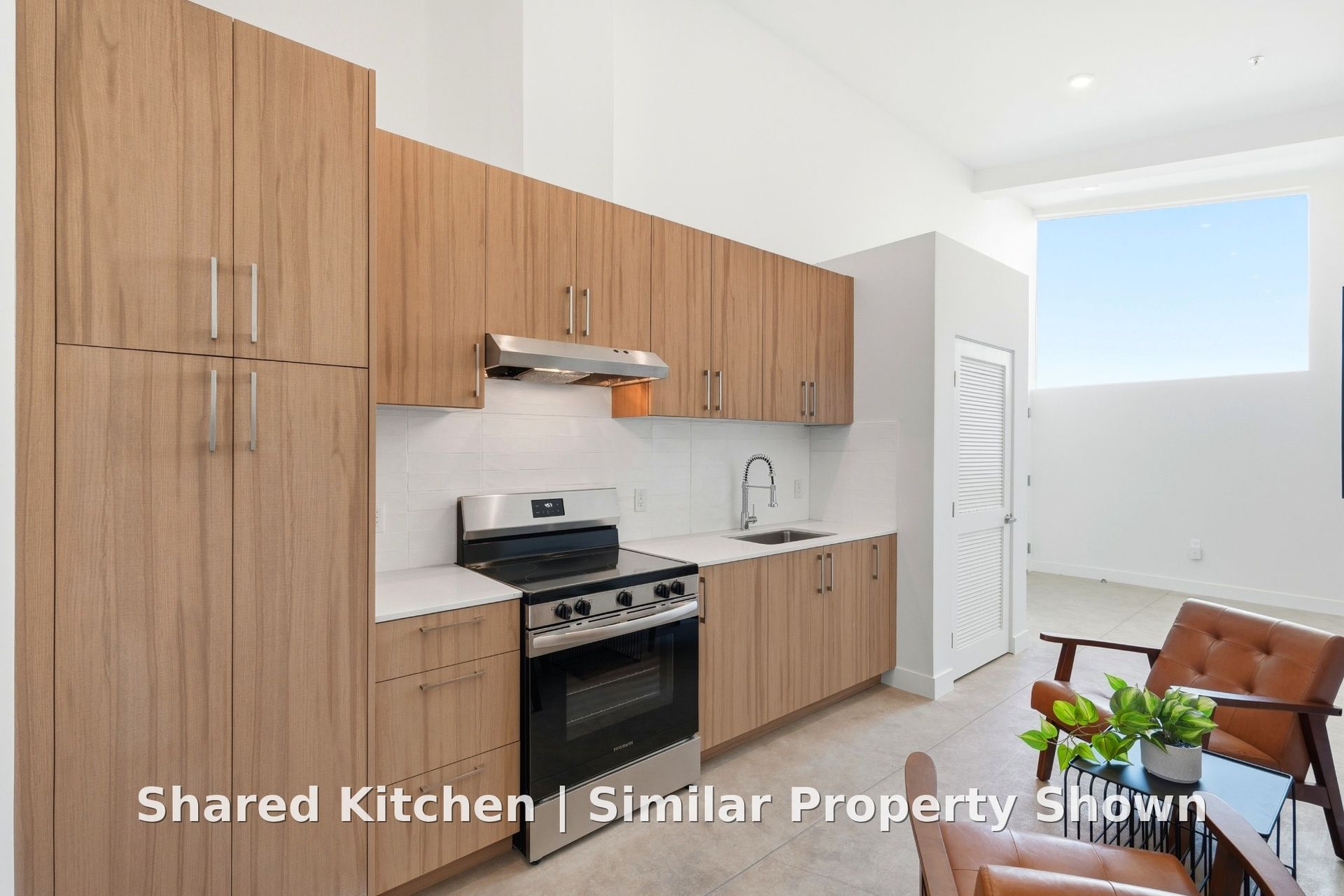 Los Angeles Apartment: 2735 E 6th Street