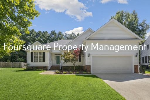 Charming 3-Bed / 2-Bath Ranch Home with Fireplace, Private Deck & 2-Car Garage, Community Pool in Apex – photo 1