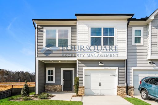 Stylish End-Unit Townhome with Patio & Resort-Style Amenities – Crescent Mills, Clayton – photo 1