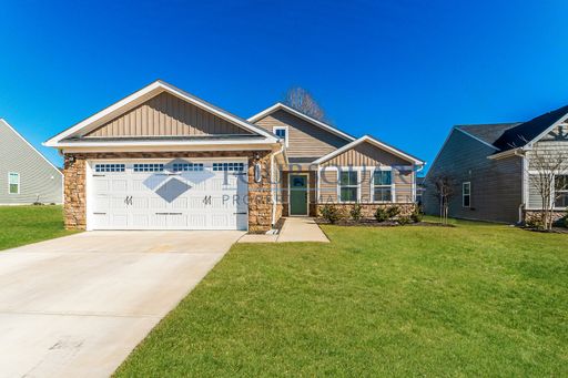 Charming 3-Bed / 2-Bath Ranch Home with Home Office, Modern Kitchen & Attached Garage – Fuquay-Varina – photo 1