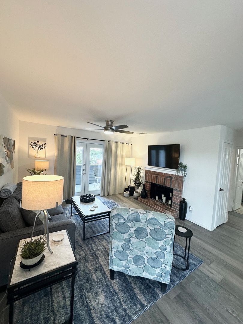 Midland House: 3330 Caldera #257