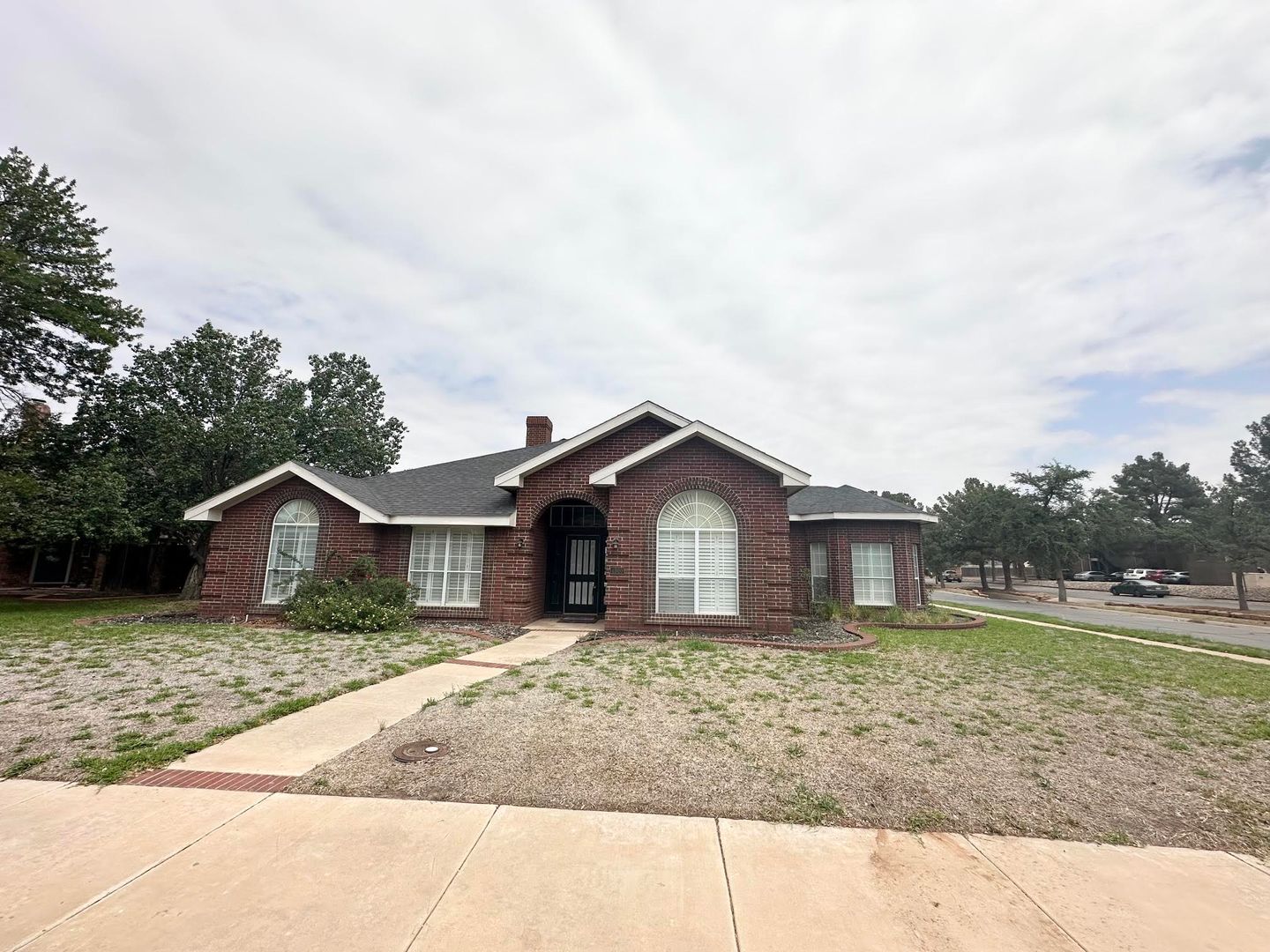 Midland House: 1800 Dukes Dr.