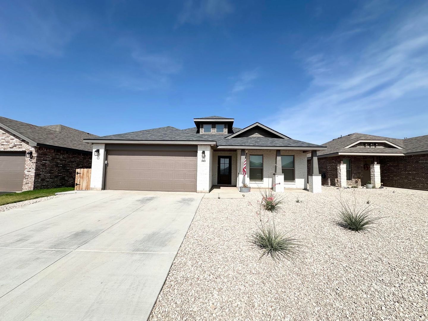 Midland House: 5813 Briscoe