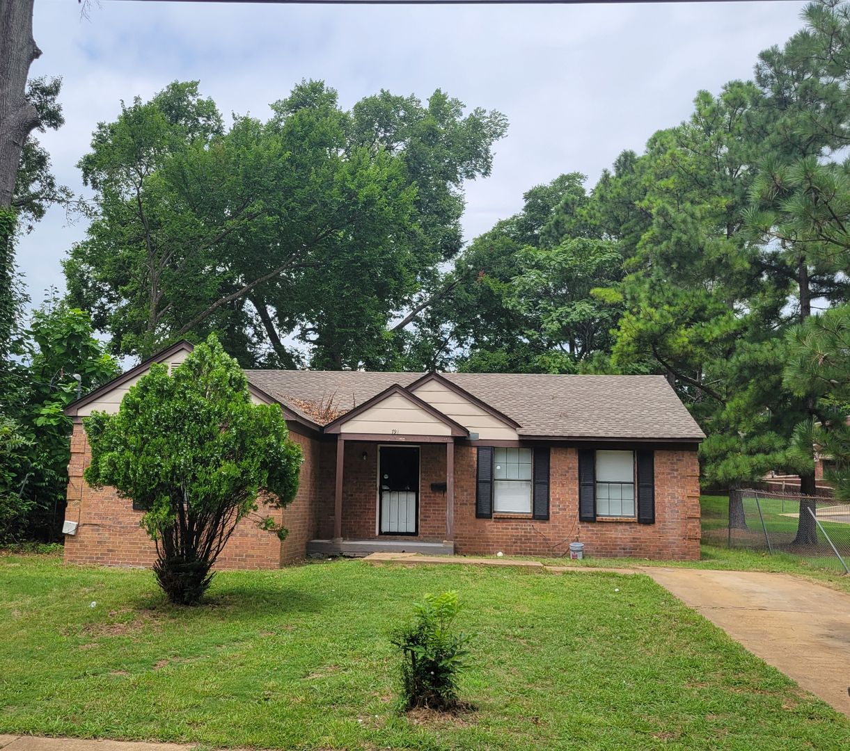 Memphis House: 791 Breedlove Memphis, TN. 38107