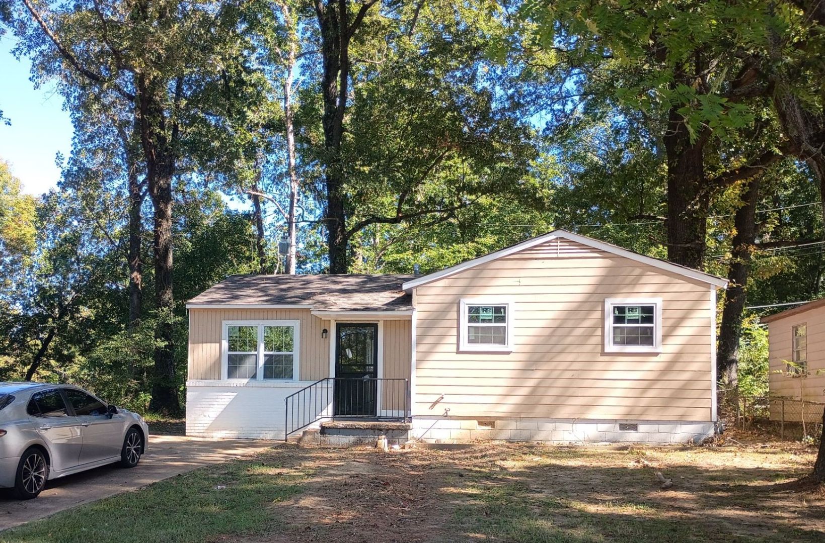 Memphis House: 4590 Range Line