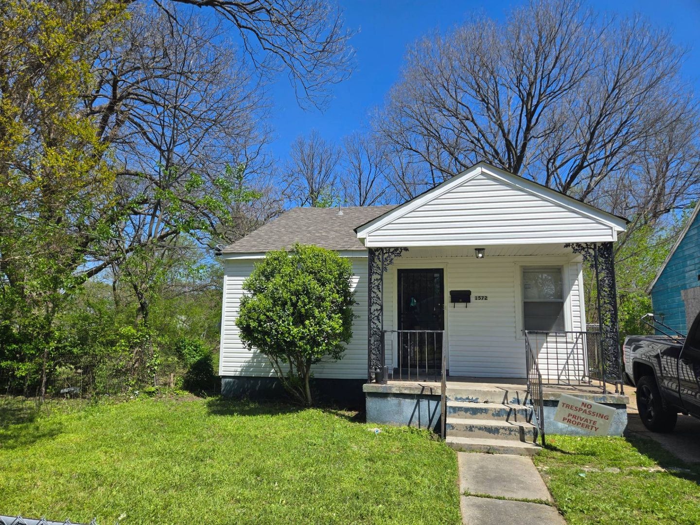 Memphis House: 1572 Harrison