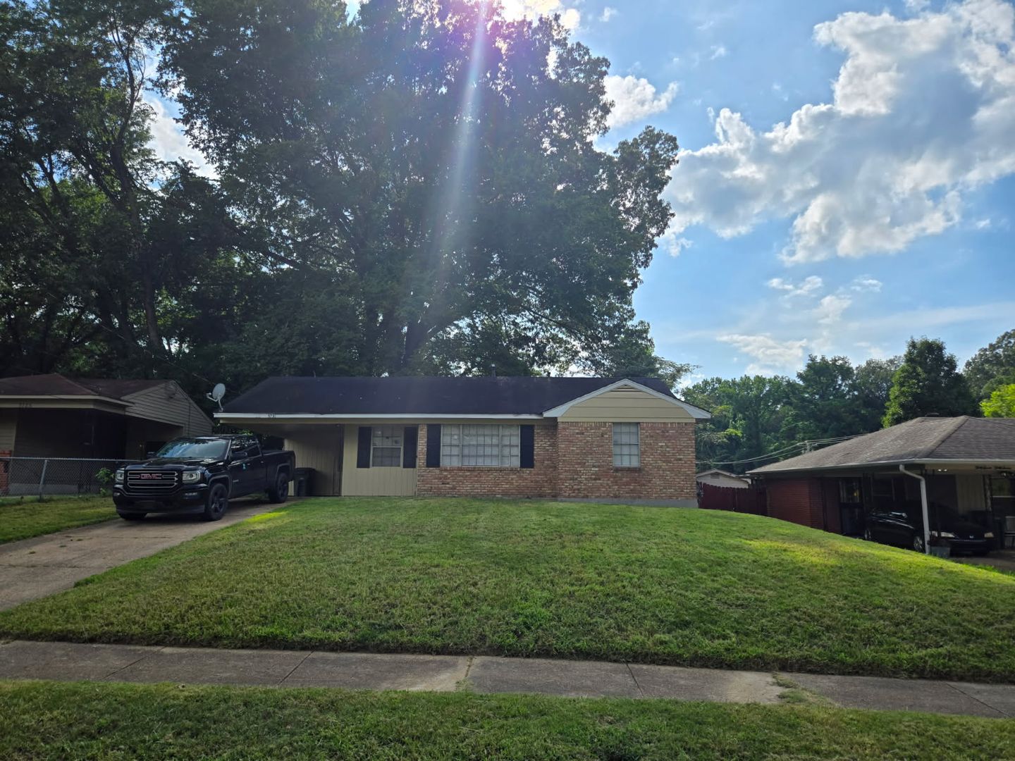 Memphis House: 3731 Mountain Terr Rd.