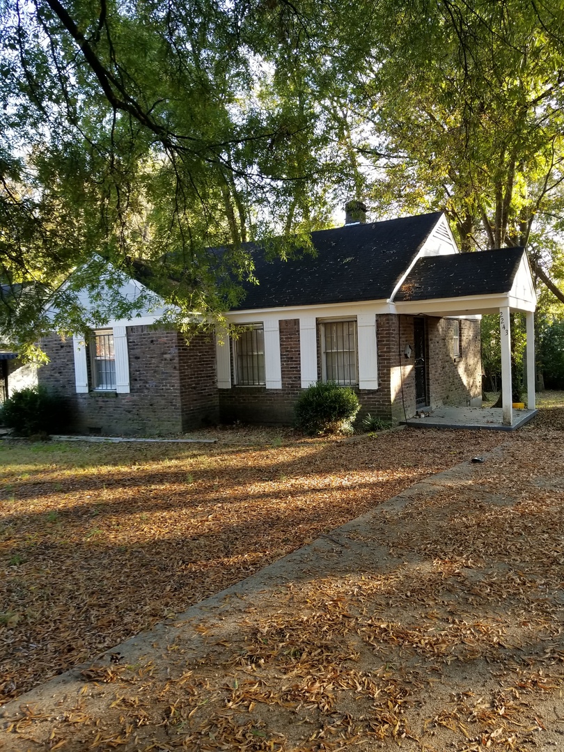 Memphis House: 2243 Malone Ave.