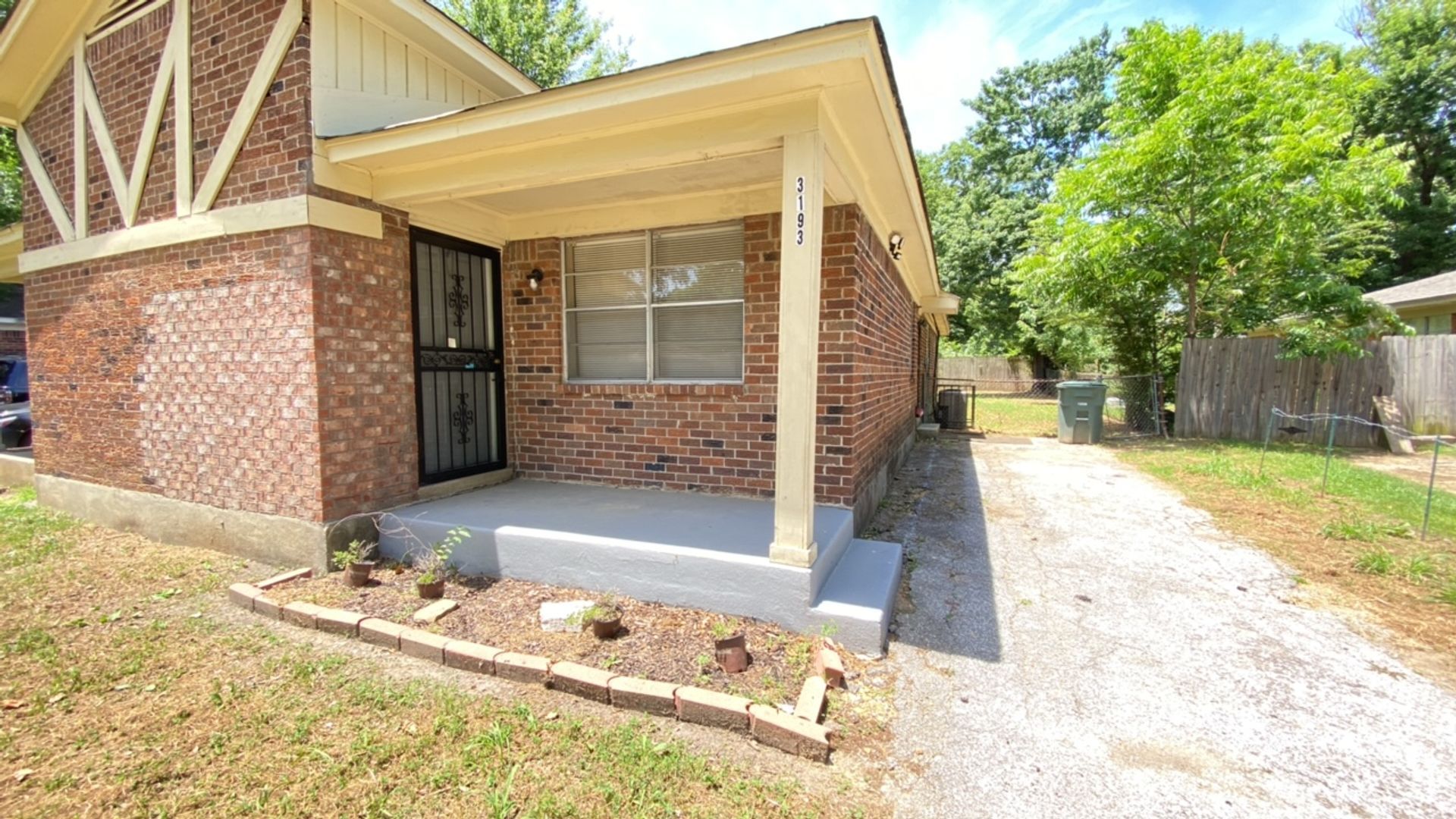 Memphis Apartment: 3193 Forest Glen