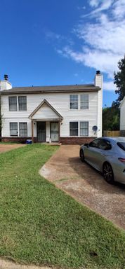 4 Success is now offering this Spacious 2-bedroom 1.5 bath Townhome. – photo 1