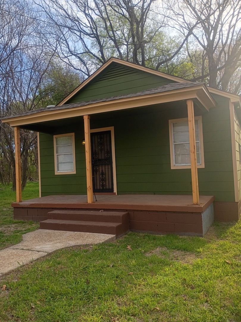 Memphis House: 1618 Pennsylvania St