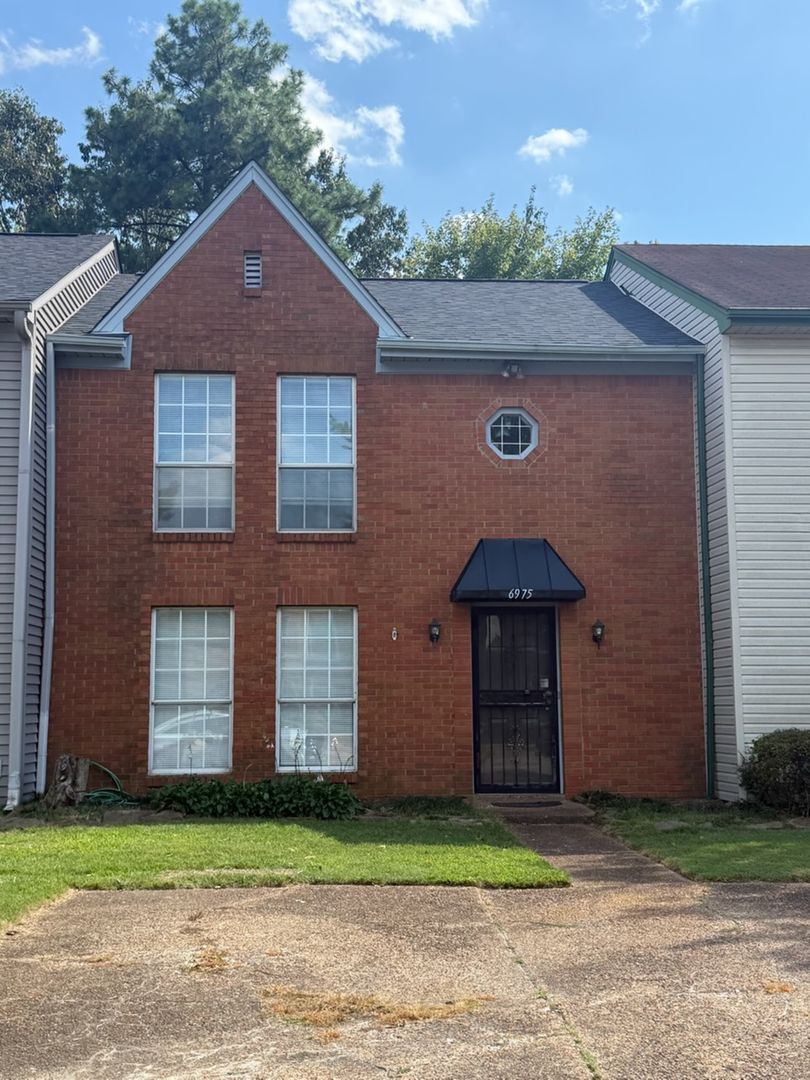 Memphis House: 6975 Wesley Court