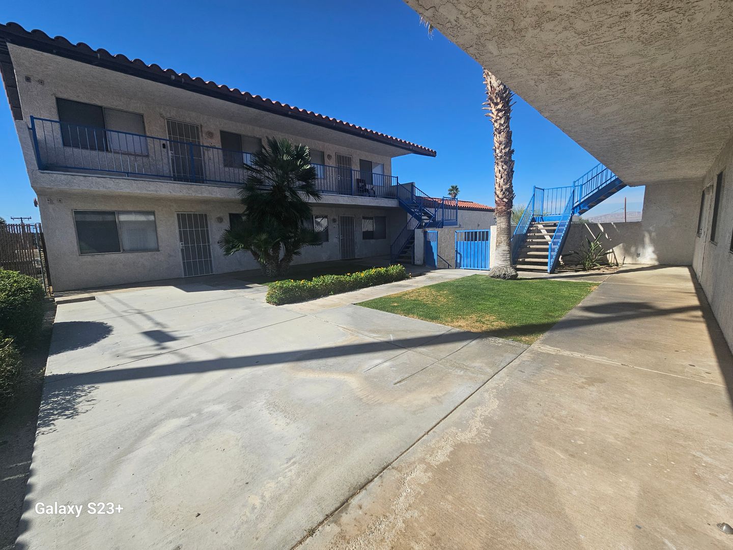 Desert Hot Springs Apartment: 12770 Maui Way