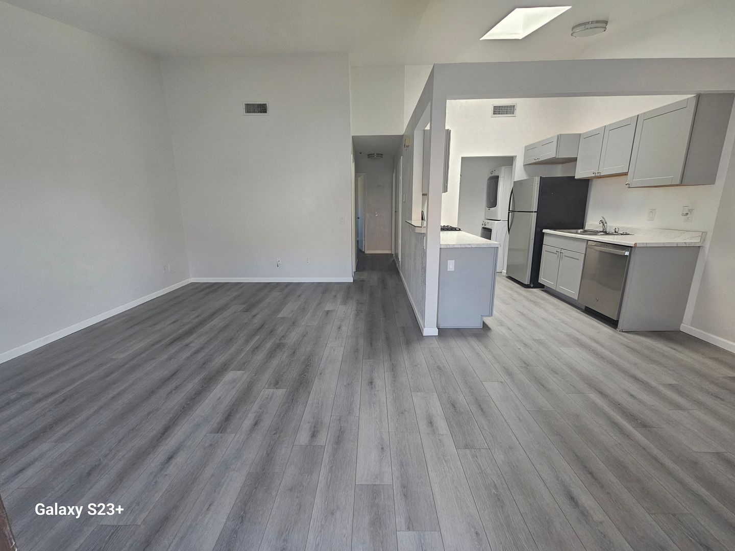 Desert Hot Springs Apartment: 12770 Maui Way