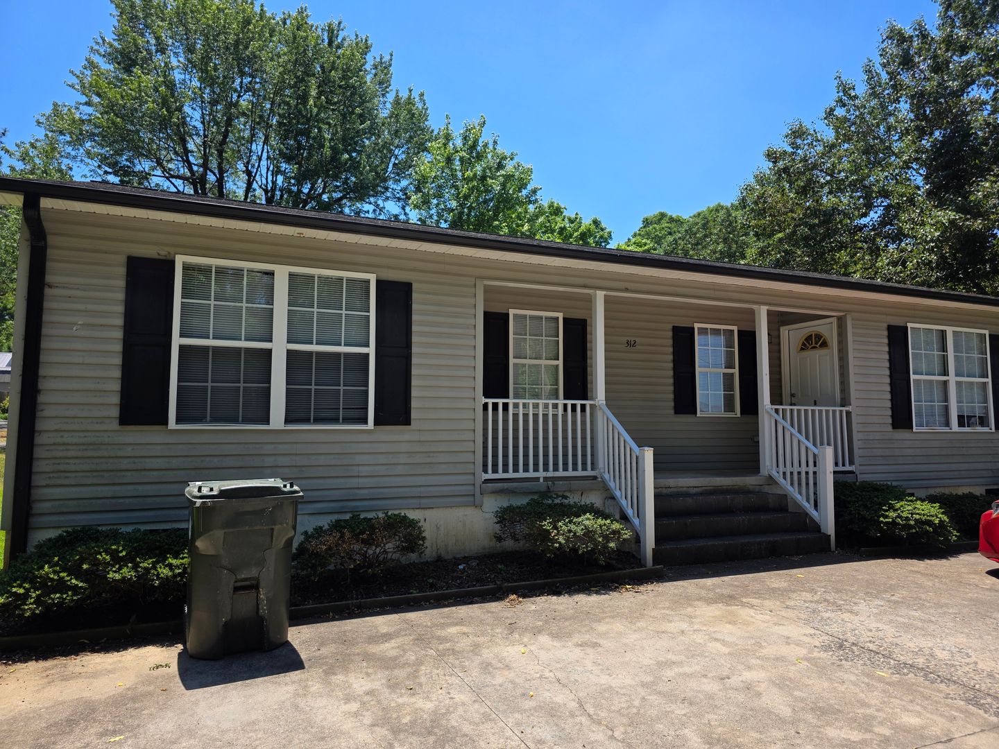 Thomasville Apartment: 312 Hill St
