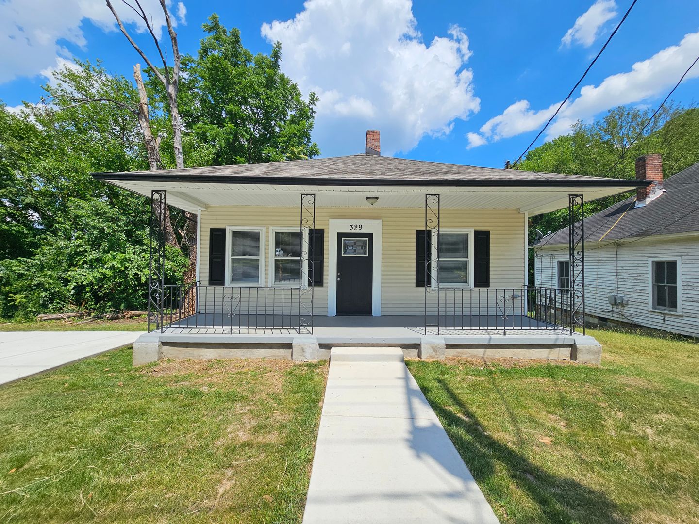 High Point House: 329 Ennis St