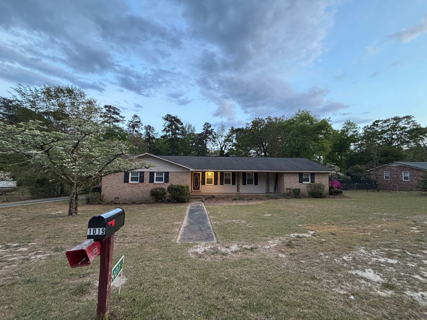 Elgin House: 1019 Dogwood Avenue