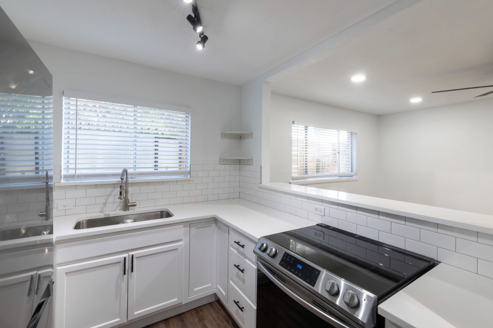 Dallas Apartment: 5921 Gaston Avenue