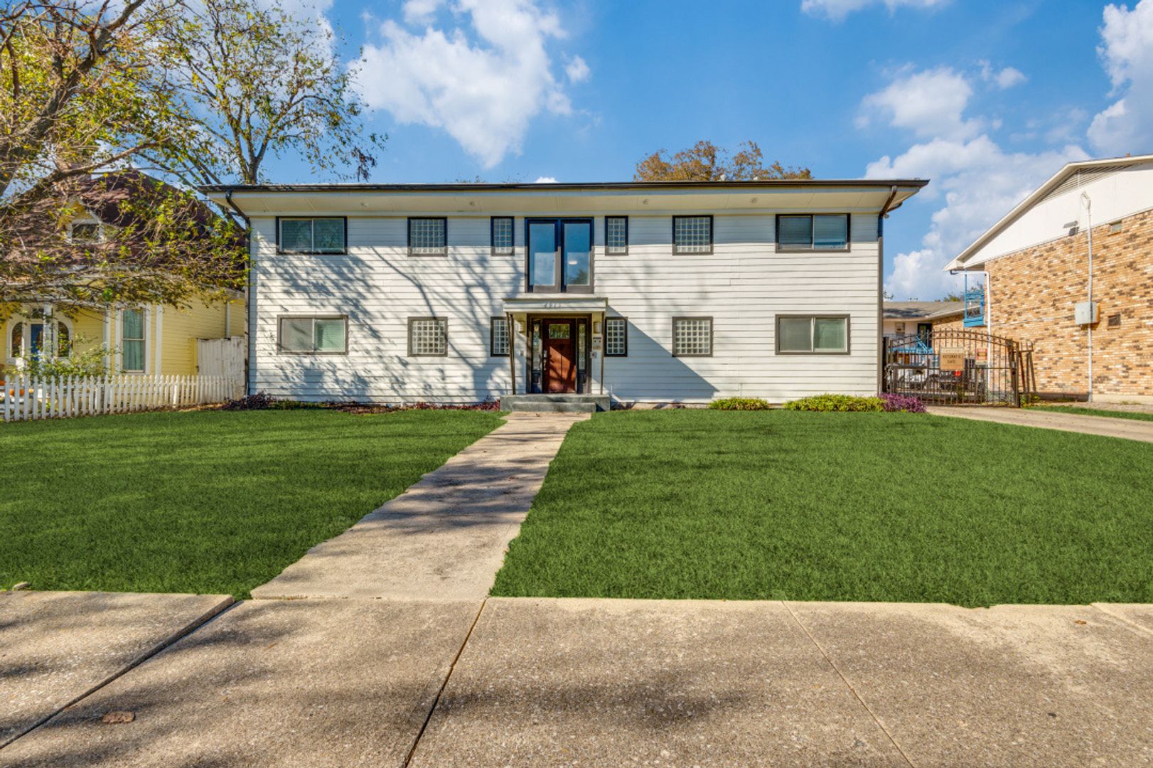 Dallas Apartment: 4915 Reiger Ave