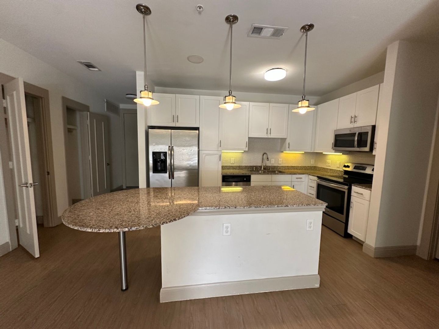 Dallas Apartment: 801 & 908 N Bishop Ave